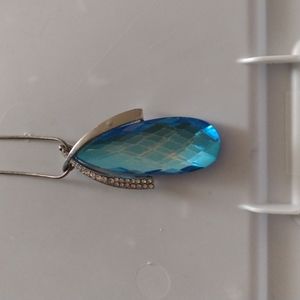 Beautiful blue topaz necklace